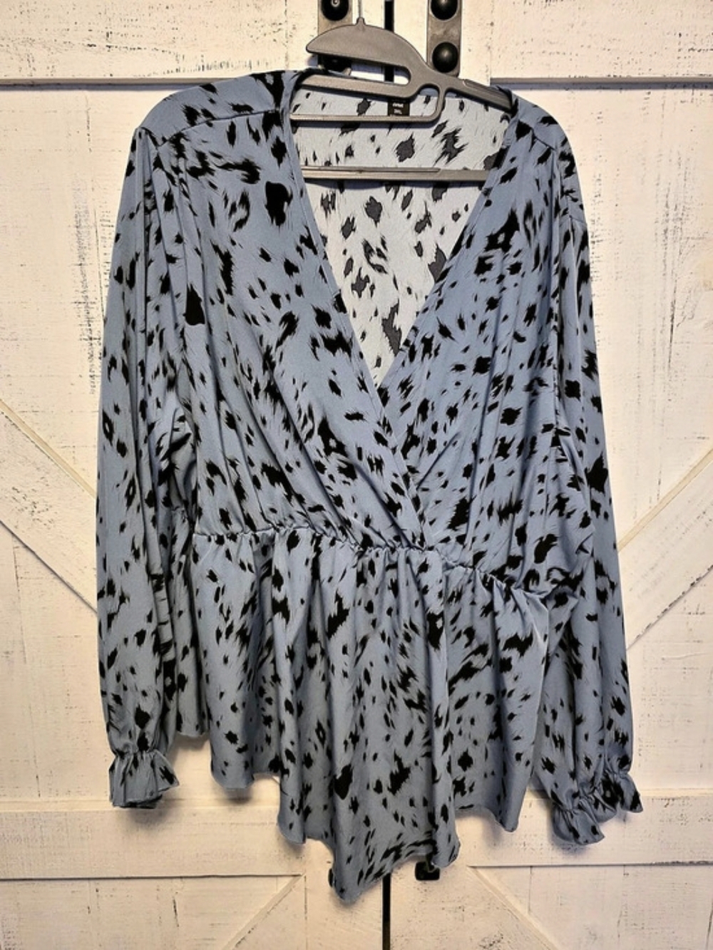 SHEIN Animal Print Blouse in Blue & Black Size 3XL Like New